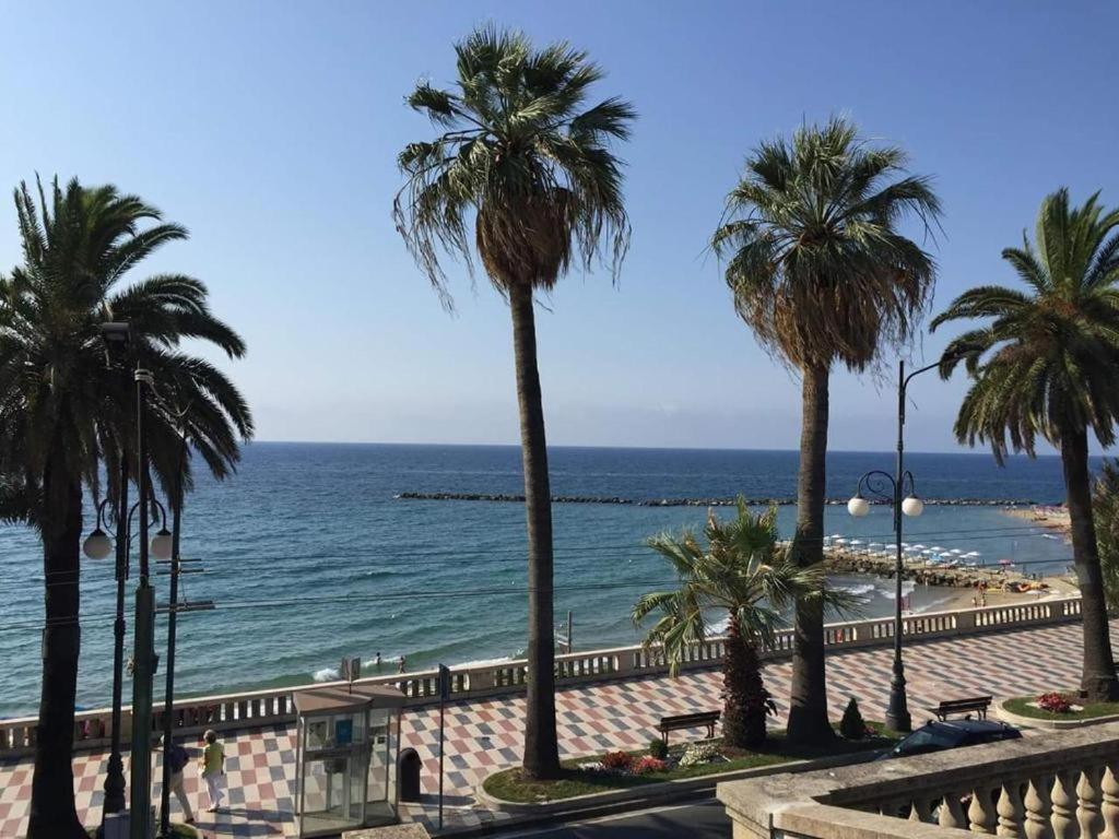 Petit Avec Classe Sanremo Exterior foto
